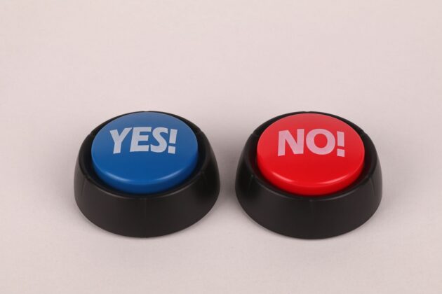 a blue yes button and a red no button